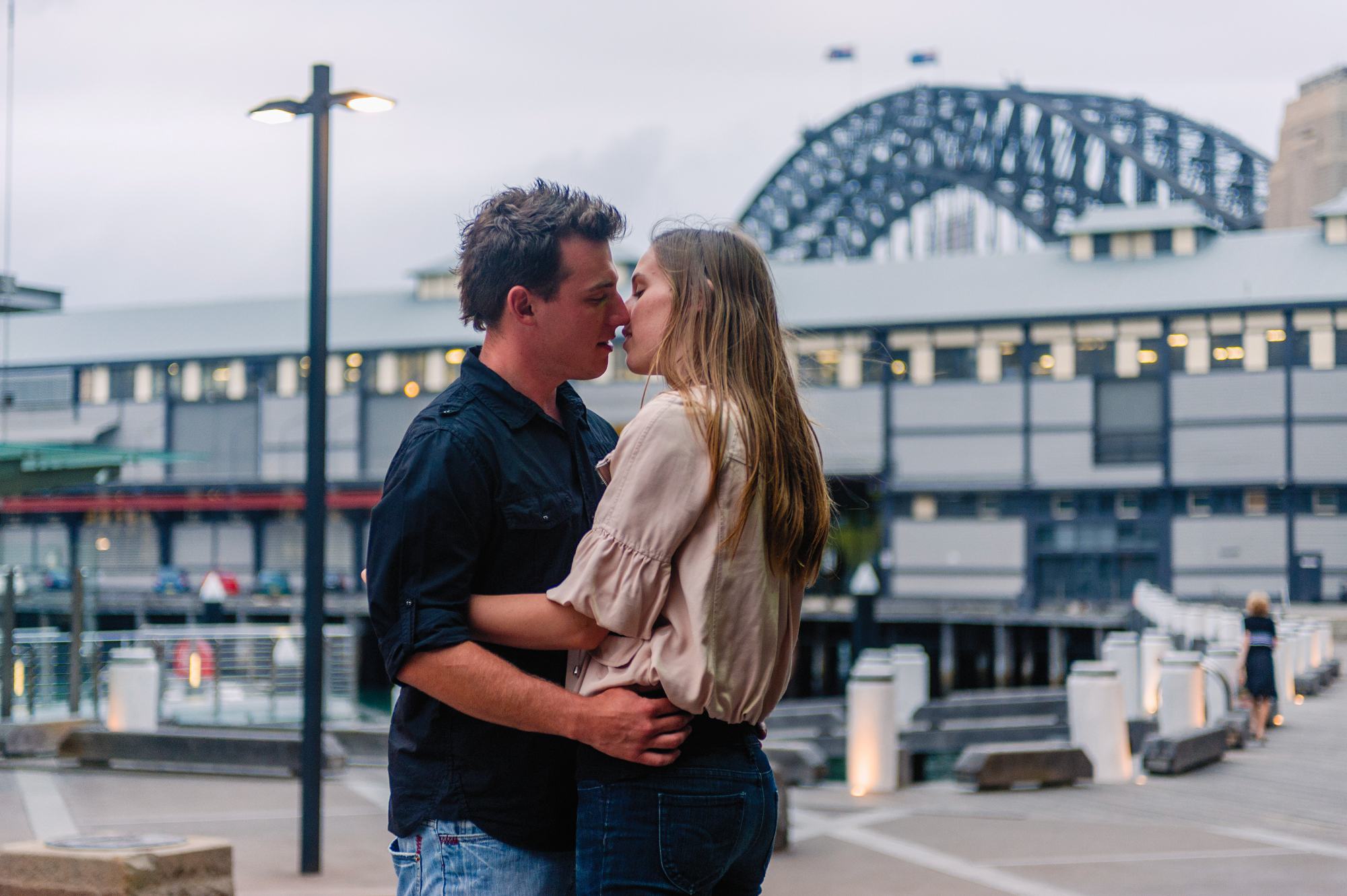 Couple kissing in Sydney