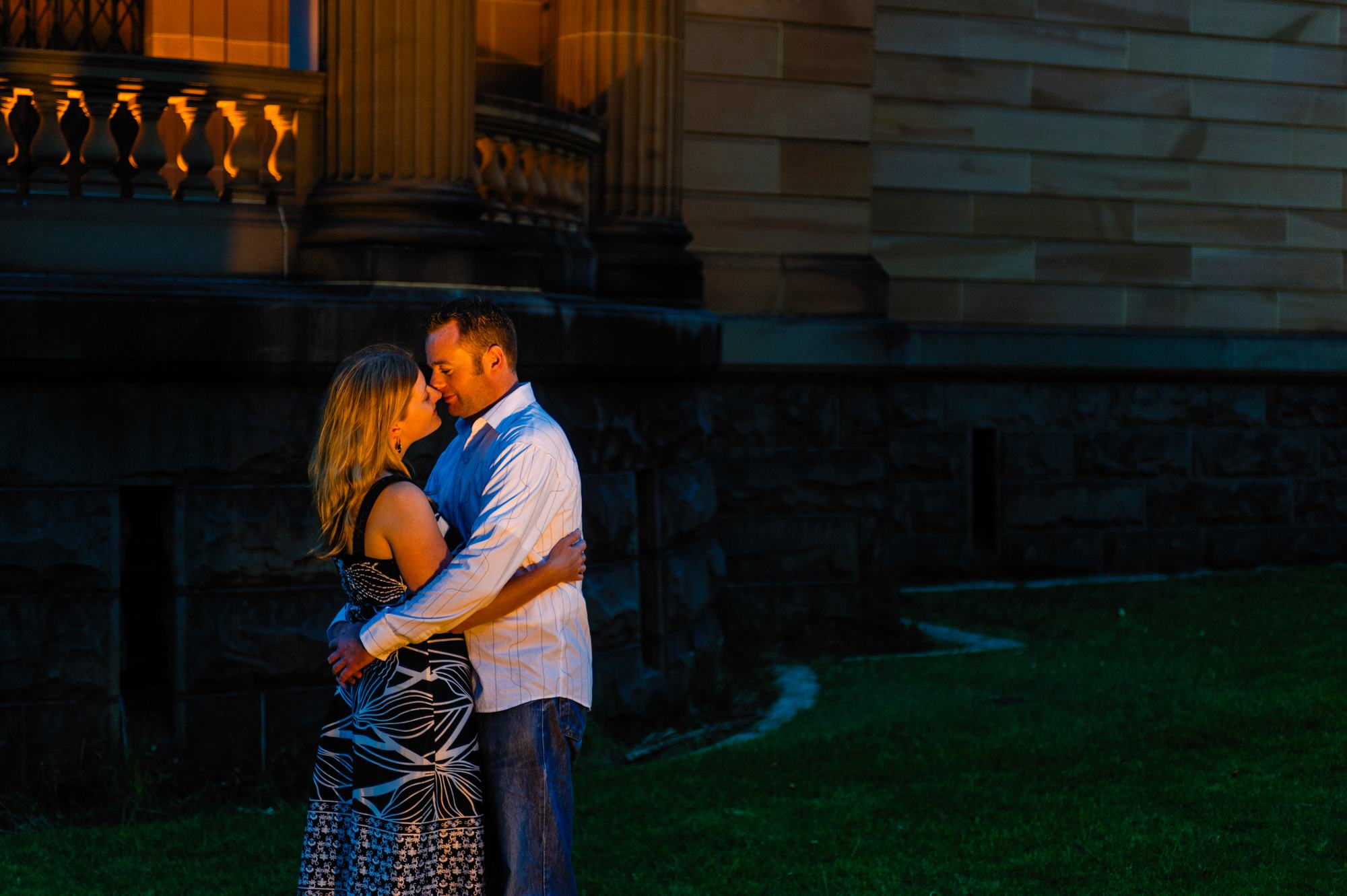 Engagement session at NSW Art Gallery
