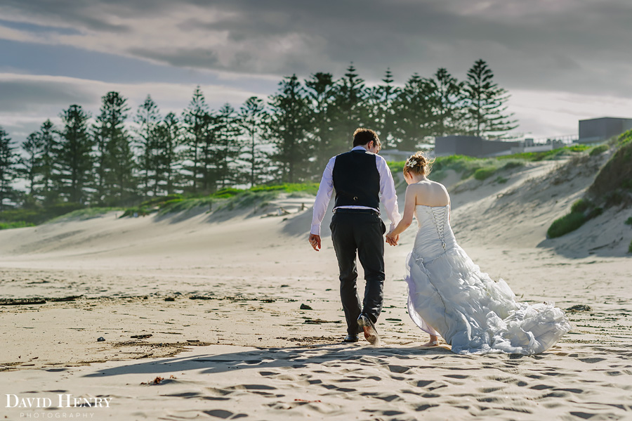 Wedding photos at Wollongong City Beach