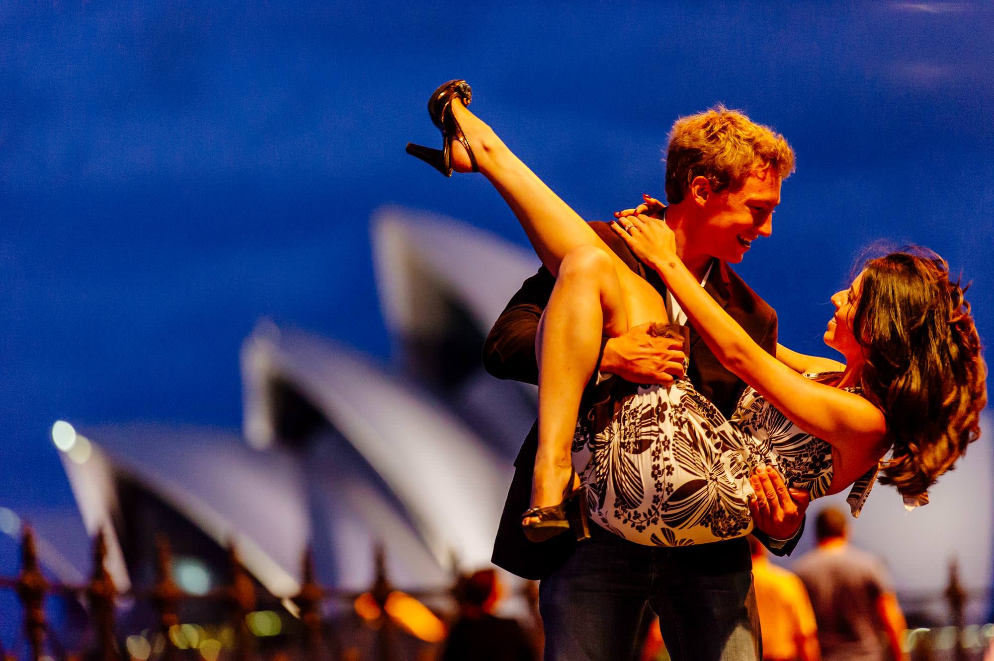 Engagement photos in front of Opera house